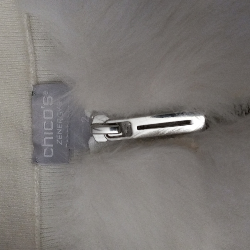 Zenergy Faux Fur Vest, White ⛓️ - Picture 4 of 9
